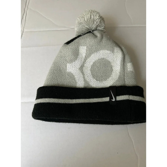 Nike Kevin Durant Youth Cuffed Winter Beanie Pom Hat - Picture 1 of 4